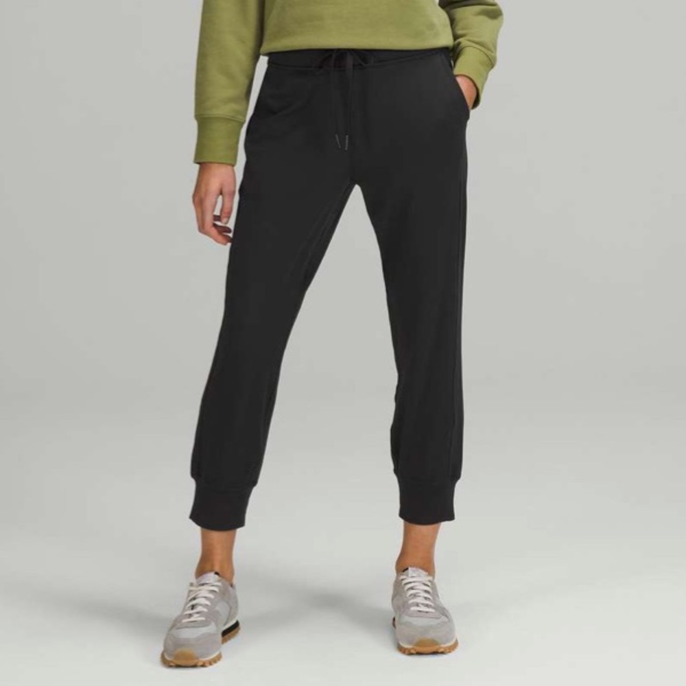 Lululemon size 6 ready to rule crop